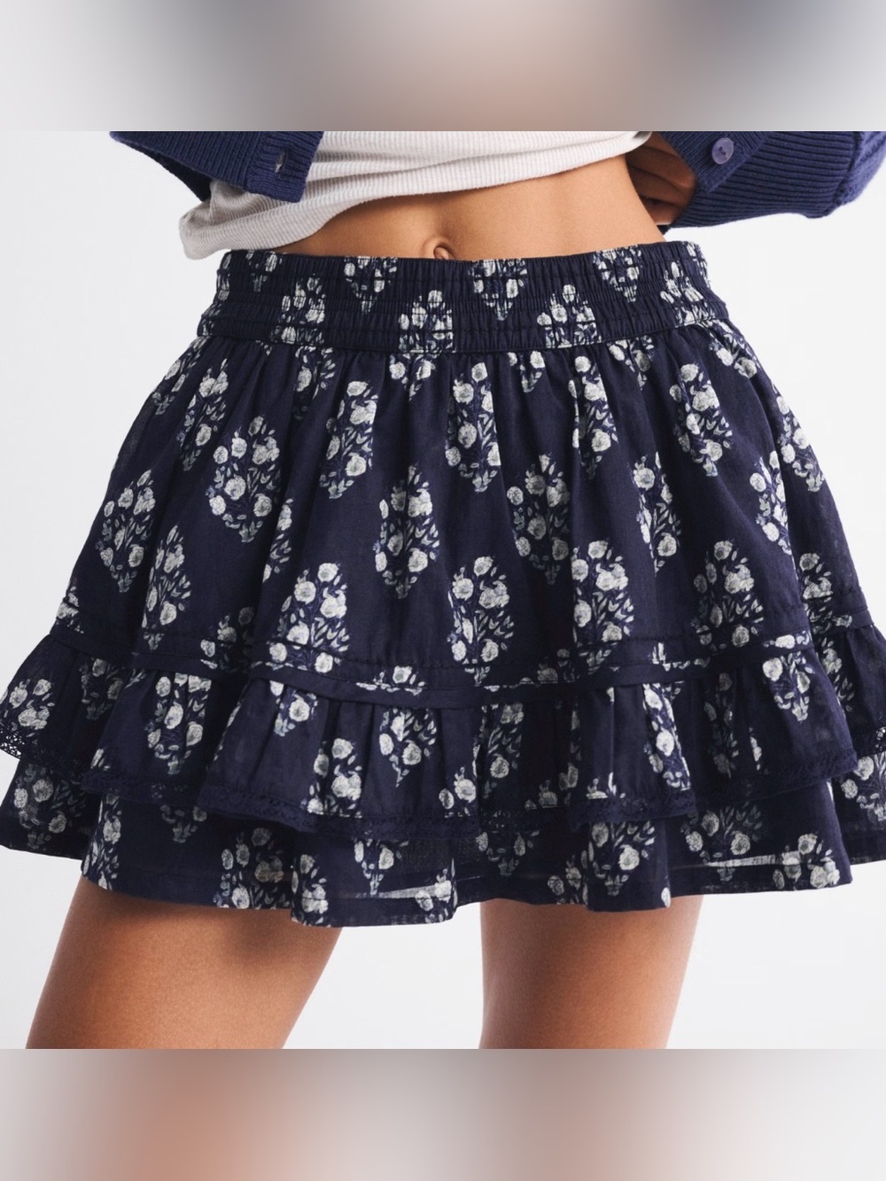 Abercrombie High Rise Lace-Trim Mini Skort - size Medium